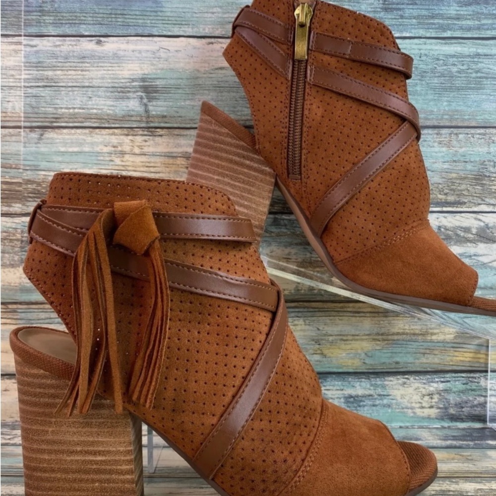 Franco Sarto women’s healed open toe shoes size‎ 7.5.